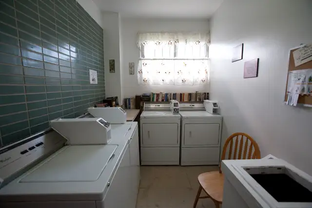 1 Bedroom Apartment in Westboro!! - Photo 8