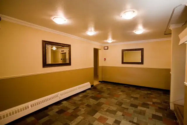 1 Bedroom Apartment in Westboro!! - Photo 9