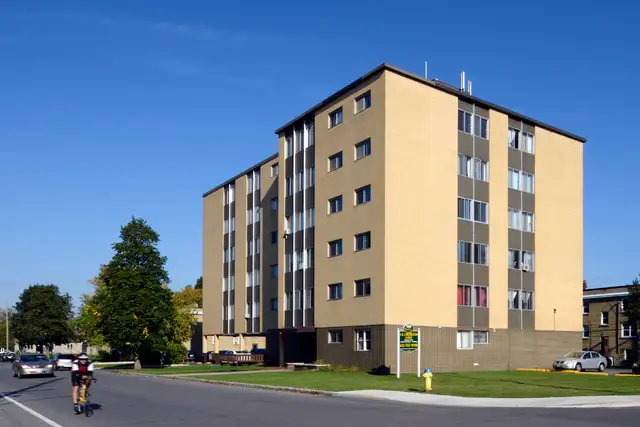 1 Bedroom Apartment in Westboro!! - Photo 11