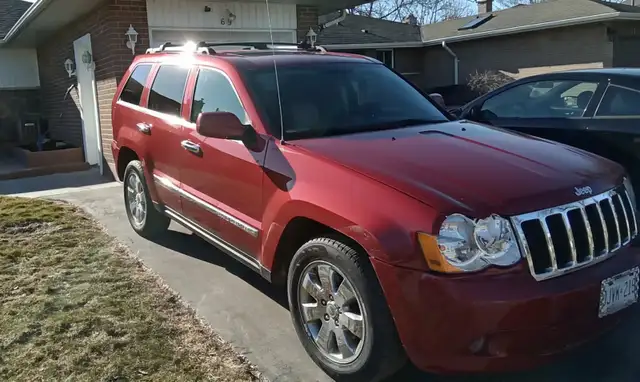 2010 Jeep Grand Cherokee - Photo 4
