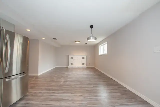 27 Rollins Dr, Welland - 2 Bedroom Lower Unit - Photo 9