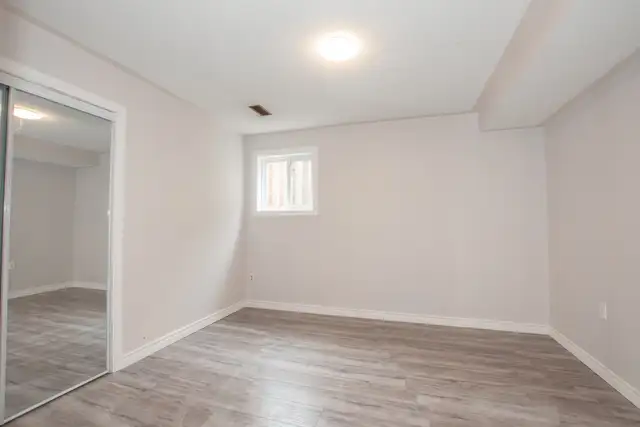 27 Rollins Dr, Welland - 2 Bedroom Lower Unit - Photo 15