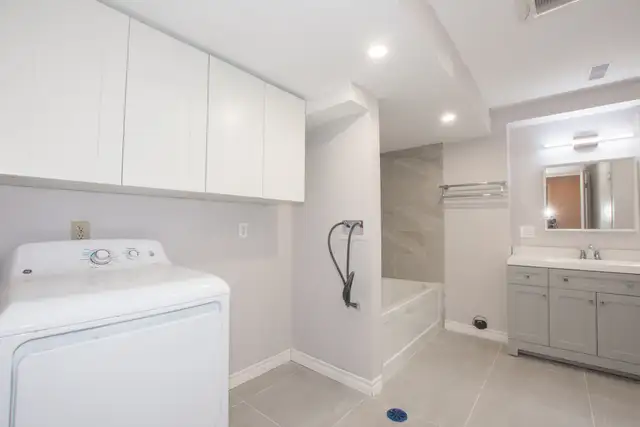 27 Rollins Dr, Welland - 2 Bedroom Lower Unit - Photo 16