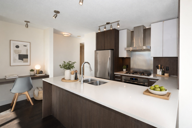 FOR SALE | 1205 - 3007 GLEN DRIVE - Photo 4