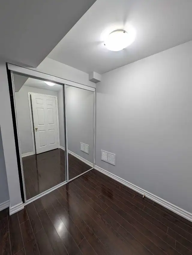 1 Bedroom Legal Basement Apartment - Photo 3