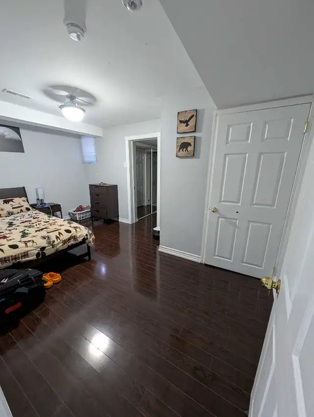 1 Bedroom Legal Basement Apartment - Photo 5