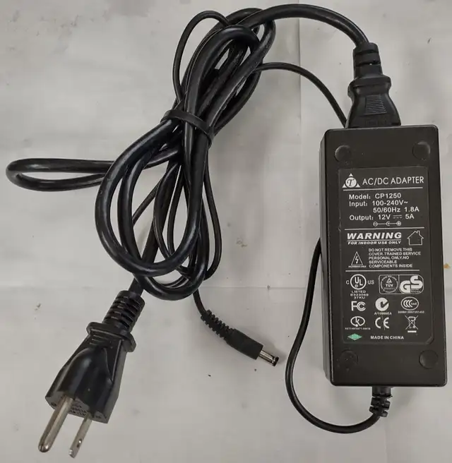 Citizen 18' TV with original remote and adapter. - Photo 5