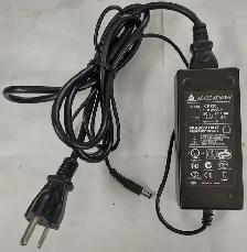 Citizen 18' TV with original remote and adapter. - Photo 5