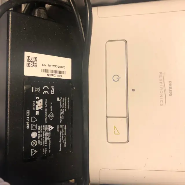 Dreamstation  automatic CPAP machine and mask package