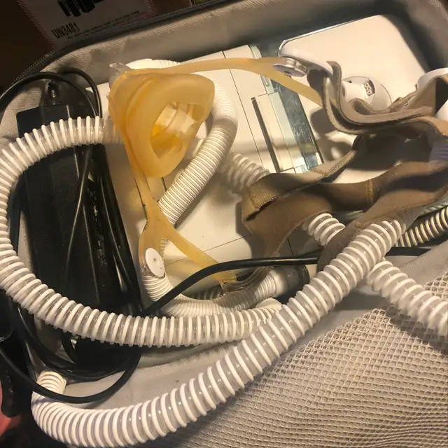 Dreamstation  automatic CPAP machine and mask package - Photo 3