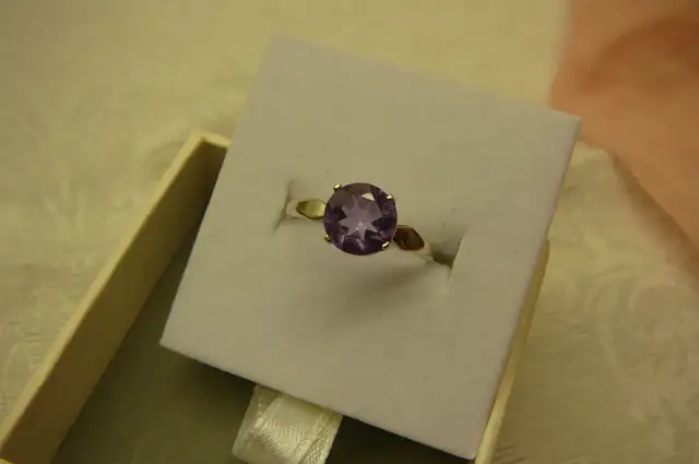 Bague en Argent 925. sertie d'une AMÉTHYSTE  ( 7.5 )