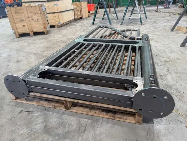 Hiring welder and machine operator - Photo 2