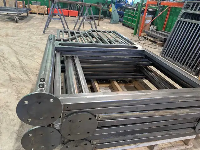 Hiring welder and machine operator - Photo 3