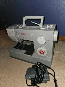 Singer 4411 heavy duty sewing machine - Photo 5