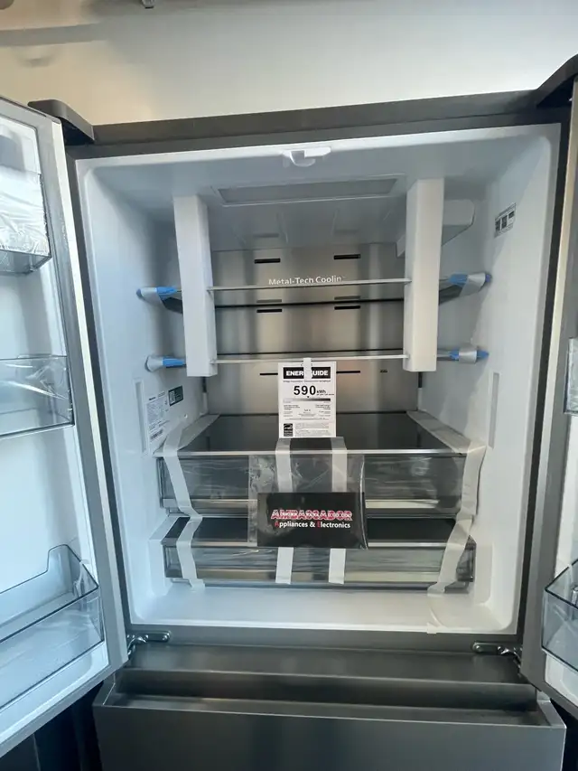 NEW 36" Hisense Water & Ice Counter Depth French Door Fridge - Photo 4