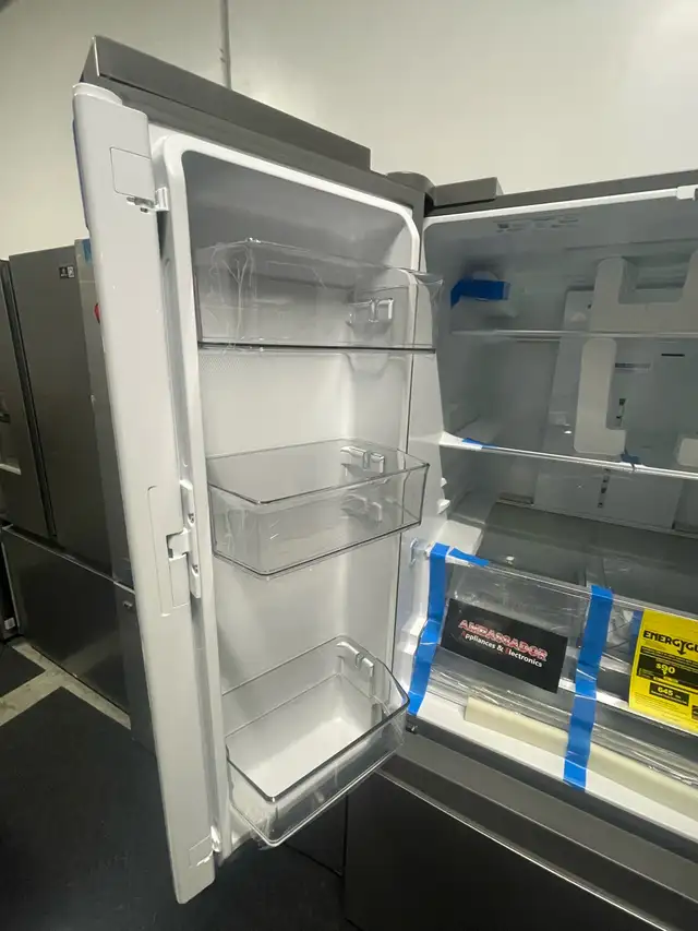 NEW 36" Whirlpool French Door Fridge (Interior Ice Maker) 31 CF - Photo 6