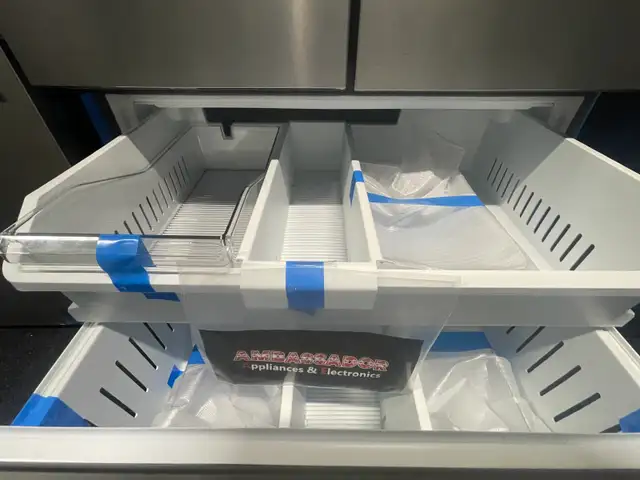 NEW 36" Whirlpool French Door Fridge (Interior Ice Maker) 31 CF - Photo 8