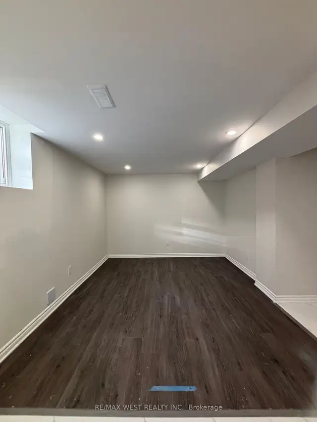 2 bed, 1 bath basement apartment for Rent - Photo 12