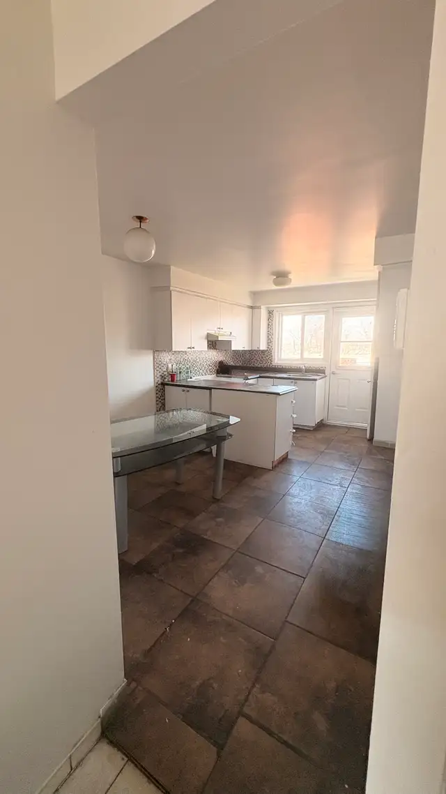 Grand 4 ½ - Appartement lumineux à Anjou – Galeries d’anjou - Photo 2