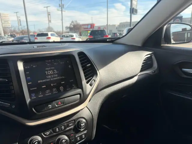 2015 Jeep Cherokee Limited Heated/Ventilated Seats! - Photo 12