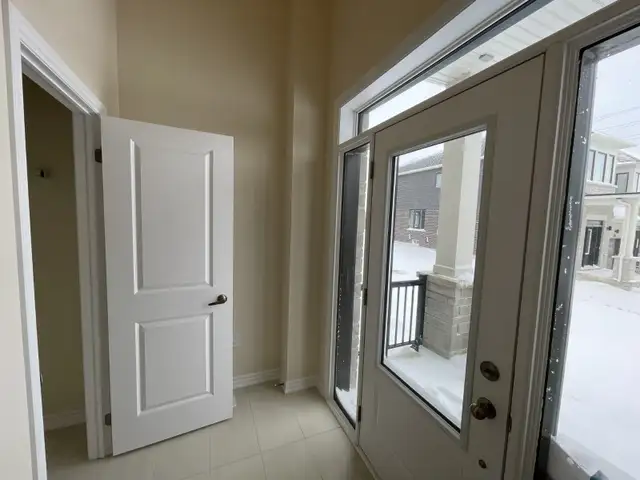 3 Beds 2.5 Baths FULL NEW Townhouse