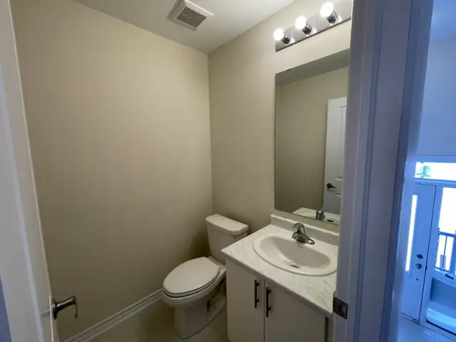 3 Beds 2.5 Baths FULL NEW Townhouse - Photo 3