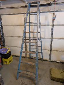 8’ Electrician wooden ladder Heavy duty - Photo 2