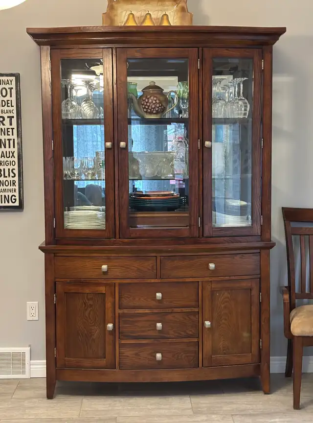 New Price - Dining Table with Hutch/Buffet - Photo 8