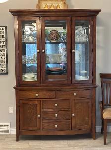 New Price - Dining Table with Hutch/Buffet - Photo 8