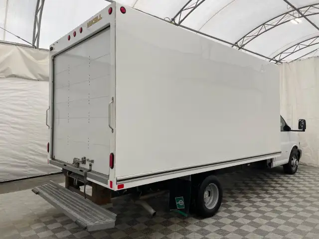 2024 Chevrolet Express Commercial Cutaway - Photo 4