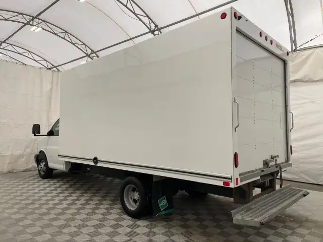 2024 Chevrolet Express Commercial Cutaway - Photo 5