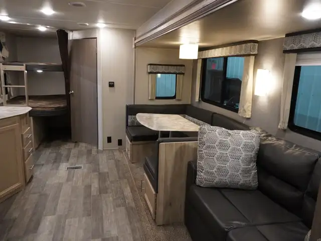 2021 Coachmen Catalina Legacy Edition BUNKHOUSE TRAILER W/ OUTDO - Photo 9