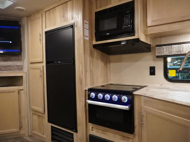 2021 Coachmen Catalina Legacy Edition BUNKHOUSE TRAILER W/ OUTDO - Photo 13