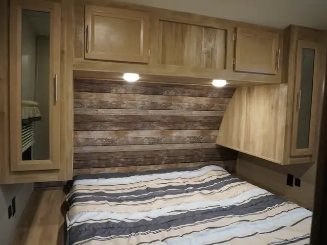 2021 Coachmen Catalina Legacy Edition BUNKHOUSE TRAILER W/ OUTDO - Photo 18