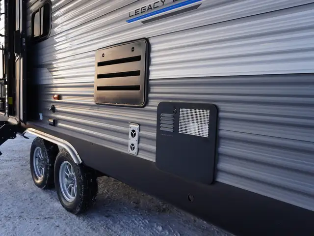 2021 Coachmen Catalina Legacy Edition BUNKHOUSE TRAILER W/ OUTDO - Photo 31