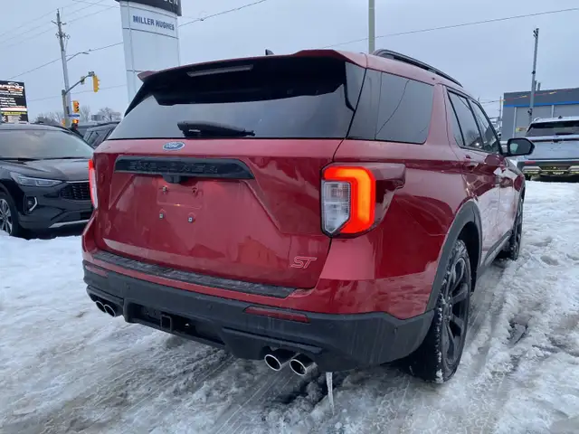 2022 Ford Explorer ST - Photo 3