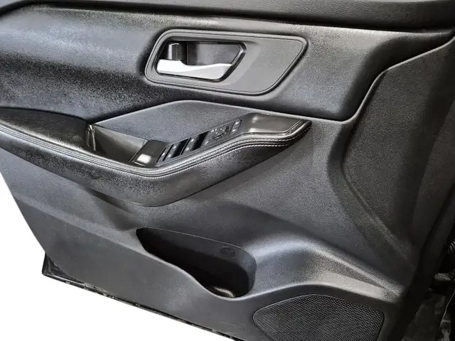 2025 Nissan Rogue SV Moonroof SV Moonroof | Power Liftgate - Photo 16