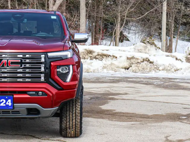 2024 GMC Canyon Denali- Sunroof - Heated Vented Seats - Photo 6