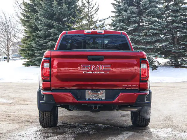2024 GMC Canyon Denali- Sunroof - Heated Vented Seats - Photo 10