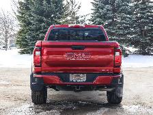 2024 GMC Canyon Denali- Sunroof - Heated Vented Seats - Photo 10