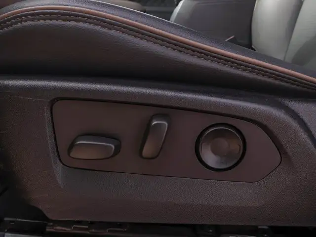 2024 GMC Canyon Denali- Sunroof - Heated Vented Seats - Photo 18