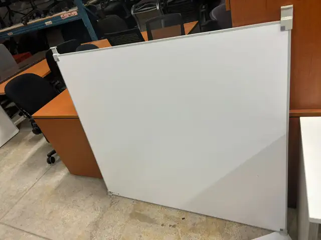 Egan Whiteboard-Excellent Condition-Call us now! - Photo 3
