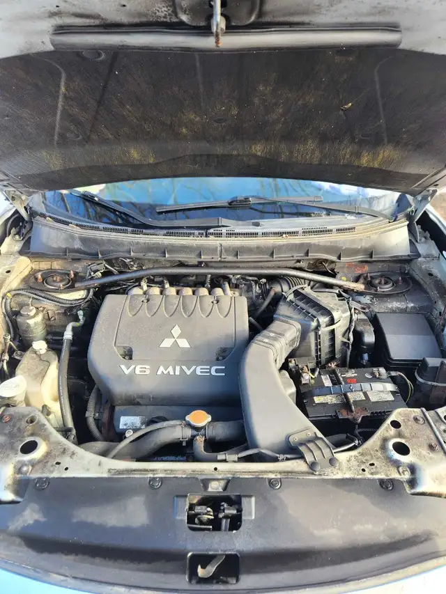 Outhlander awd - Photo 2