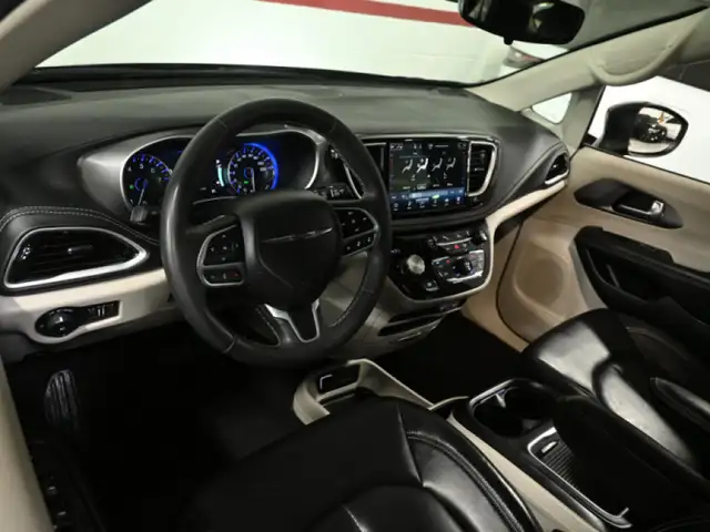 2023 Chrysler Pacifica Touring L No Accident Leather Heated Seat - Photo 10