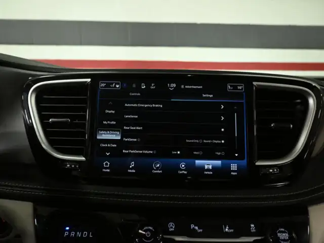 2023 Chrysler Pacifica Touring L No Accident Leather Heated Seat - Photo 18