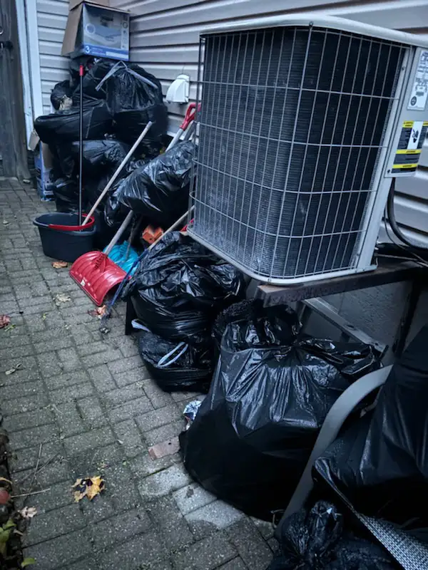 House Trash(garbage, furniture, appliance) Removal 647-957-2770 - Photo 2