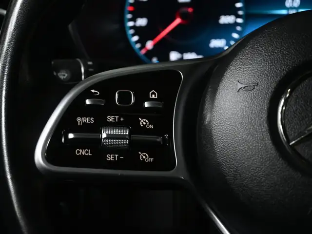 2022 Mercedes-Benz GLC 300 4MATIC Digital Dash AMG 360CAM Panora - Photo 14