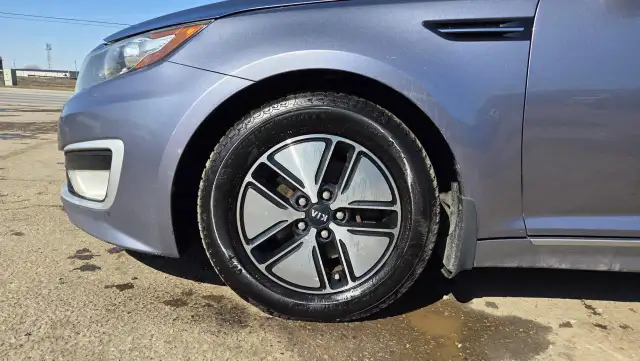 2011 Kia Optima Hybrid, RUNS WELL, AS IS SPECIAL - Photo 10