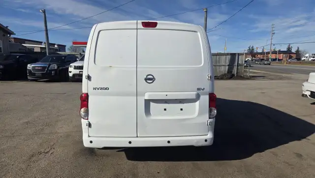 2017 Nissan NV200 S, NO ACCIDENTS, WORK VAN, CERTIFIED - Photo 4