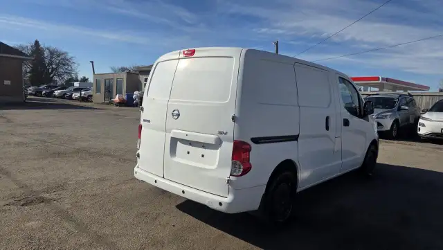 2017 Nissan NV200 S, NO ACCIDENTS, WORK VAN, CERTIFIED - Photo 5